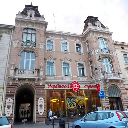 Exclusive Apartment On Shevchenko Avenue 10 Lviv Eksteriør billede